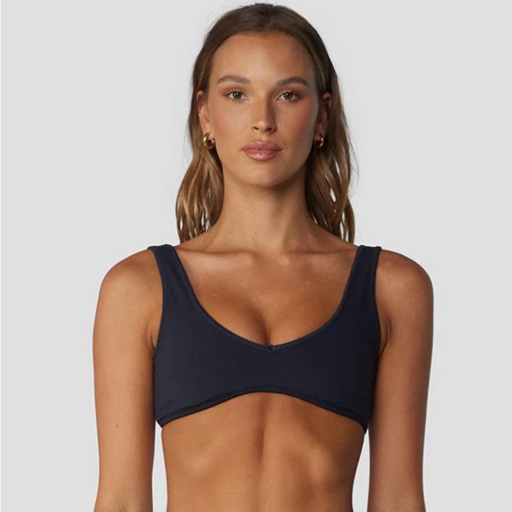Crop Shop Boutique Navy Scoop Neck Crop Top